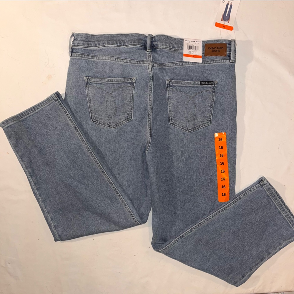Calvin Klein Women’s Ankle Jeans sz 16
